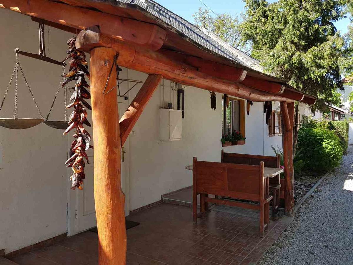 Kuti Vendeghaz Hotel Bakonykuti Exterior foto