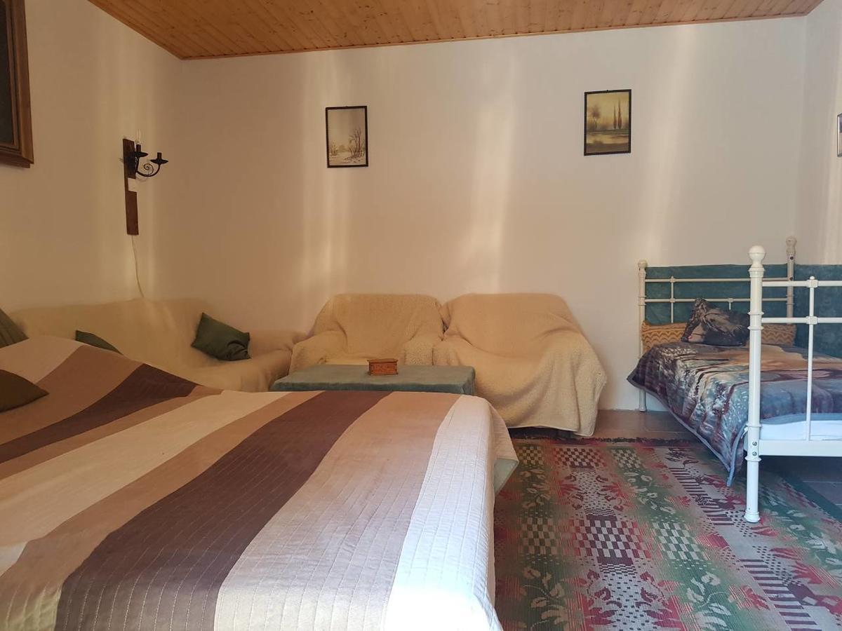 Kuti Vendeghaz Hotel Bakonykuti Exterior foto