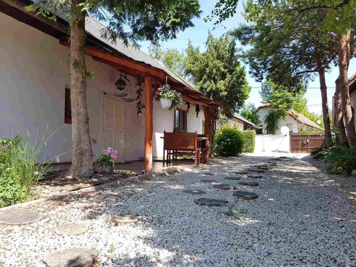 Kuti Vendeghaz Hotel Bakonykuti Exterior foto